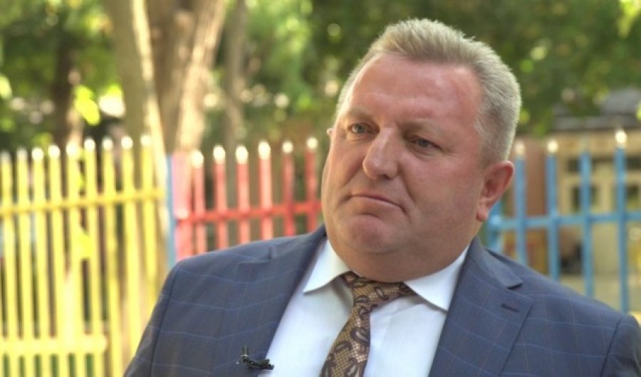 Hisen Berisha i nis një leter Osmanit: Presidente, ofroni dorëheqjen tuaj