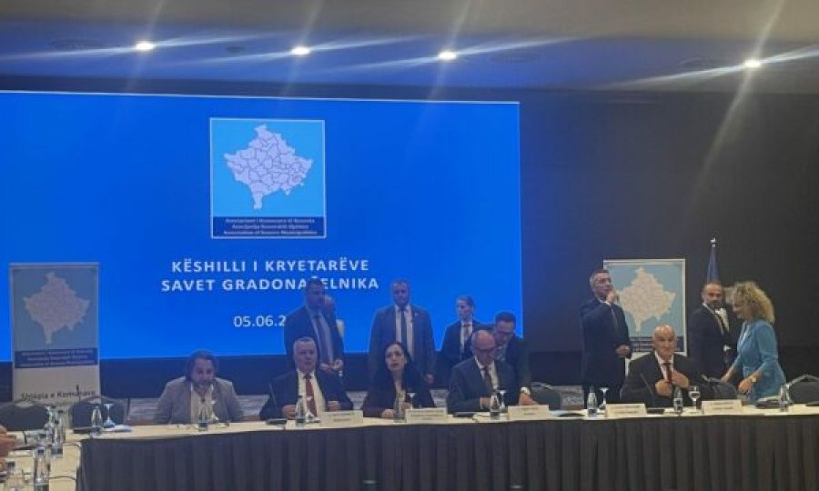 Osmani kërkon nga komunat kontribut më të madh për eleminimin e dhunës mbi baza gjinore