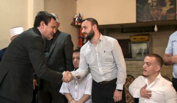 Albin Kurti shkon për ngushëllime te familja e Agim Vatovcit