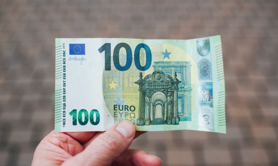 Gjilan: Një person kreu pagesë me 100 euro të falsifikuara, njoftohet policia