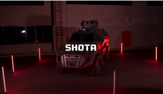Në Shqipëri prezantohet vetura e parë ushtarake e blinduar “Made in Albania”