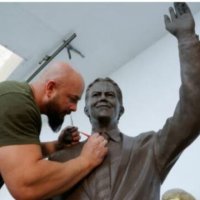 Në Ditën e Çlirimit sot inaugurohet statuja e Tony Blairit në Ferizaj