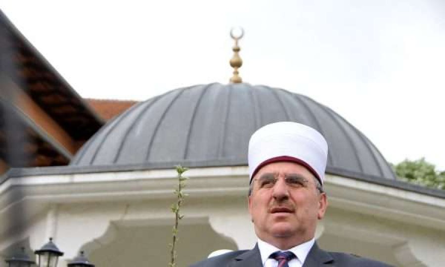 Myftiu Naim Tërnava u drejtohet qytetarëve me një mesazh special urimi për festën e Kurban Bajramit