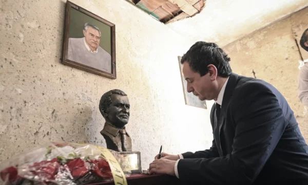 Kurti: E vërteta për profesor Ukshin Hotin me siguri ndodhet në arkivat e Beogradit