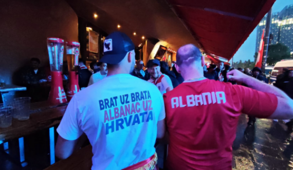 Festë e përbashkët e tifozëve shqiptarë dhe kroatë, para ndeshjes në Euro 2024
