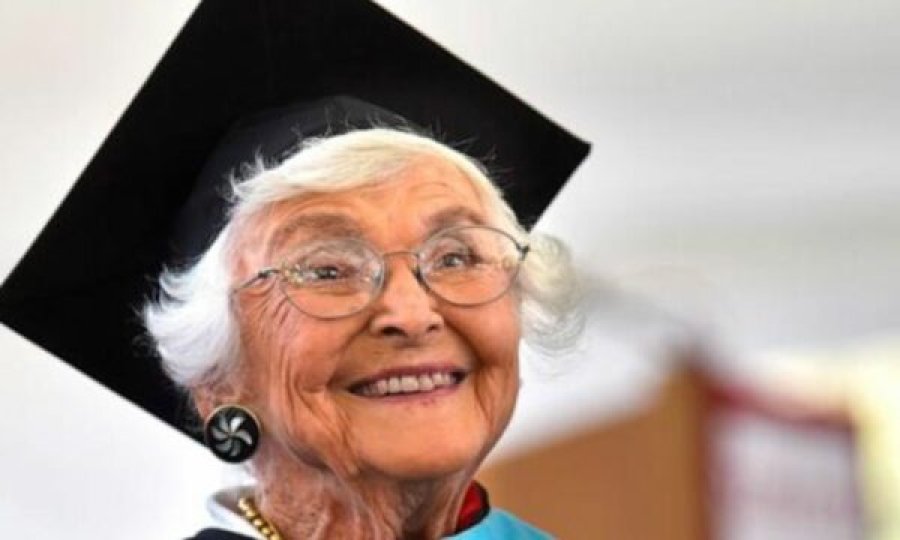 105 vjeçarja merr diplomën master në Stanford: E kam pritur gjatë për këtë