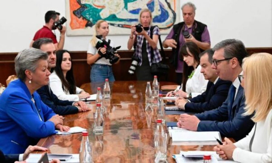 Vuçiq: Shteti i Serbisë është i përkushtuar për dialogun me Prishtinën