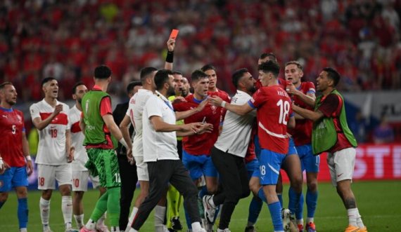 Çekia dhe Turqia thyen rekordin e kartonëve të marrë në një Kampionat Evropian