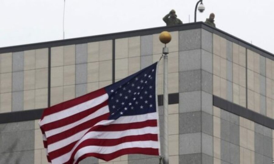 Ambasada amerikane: Një demokraci e fortë inkurajon një shtyp të lirë, atë që e mban publikun të informuar