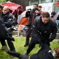 Policia gjermane i largon protestuesit nga Universiteti i Berlinit