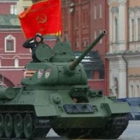 Shfaqen hapur pasojat e luftës në Ukrainë, Rusia në paradë  vetëm  me një tank – dhe atë nga Lufta e Dytë Botërore