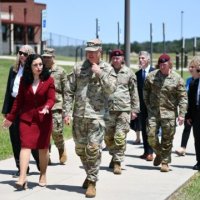 “Ishim të gatshëm ta japim jetën për ta mbrojtur Republikën e Kosovës”, Osmani viziton ushtarët amerikanë që shërbyen në kohën e sulmit në Banjskë