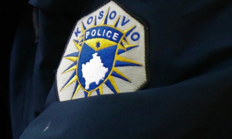 Arrestohen dy persona pasi gëlltiti qesen me kokainë për ta fshehur nga policia
