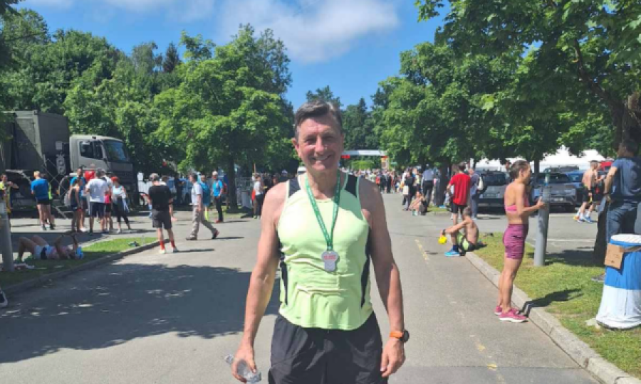 Borut Pahor po vazhdon “përgatitjet” për t’u bërë bërë emisar evropian, vrapon edhe në maratonën 21 kilometërshe