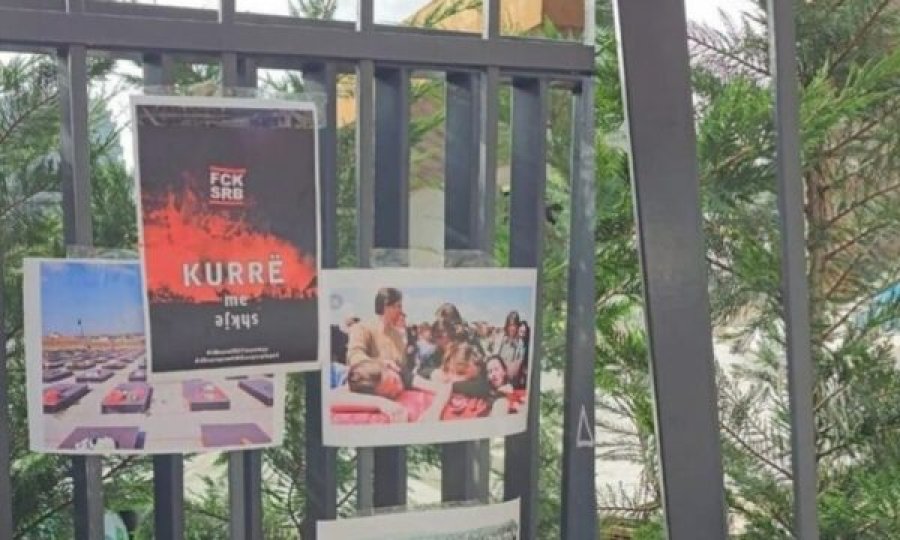 Tifozët Kuq e Zi po protestojnë para FSHF-së, kundërshtojnë organizimin e përbashkët Shqipëri-Serbi