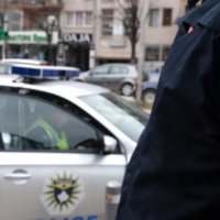 Policia ka arrestuar një të mitur pasi i njëjti e ka therrur me thikë një të mitur tjetër