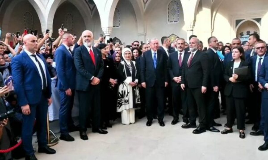 Erdogan përuron xhaminë e Namazgjasë në Tiranë: Më e madhja në Ballkan