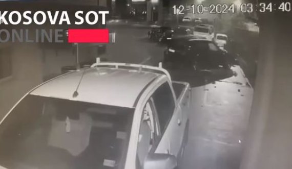 Publikohet video, një makinë në lëvizje devijon rrugën dhe godet tri të tjera