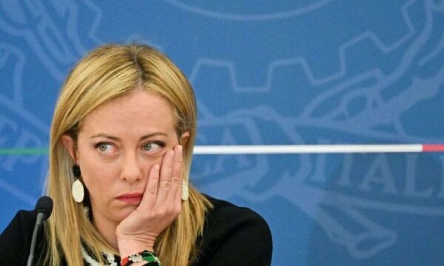 Meloni refuzon largimin e simboleve nga logoja e partisë