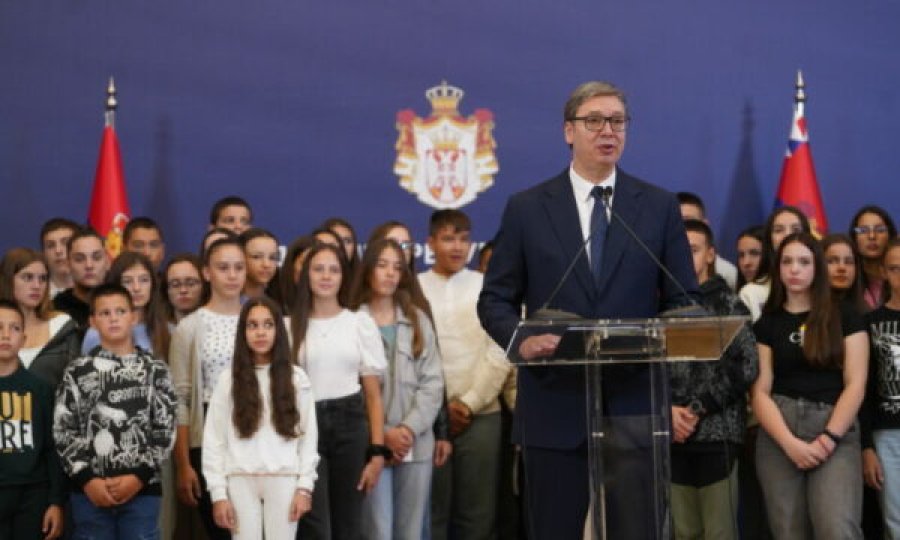 Kush i dërgoi nxënësit nga Mali i Zi te Vuçiq-i?