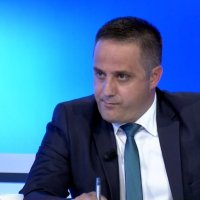 Selmanaj: Kurti dhe qeveria e tij, po i shkatërrojnë themelet e shtetit demokratik të Kosovës