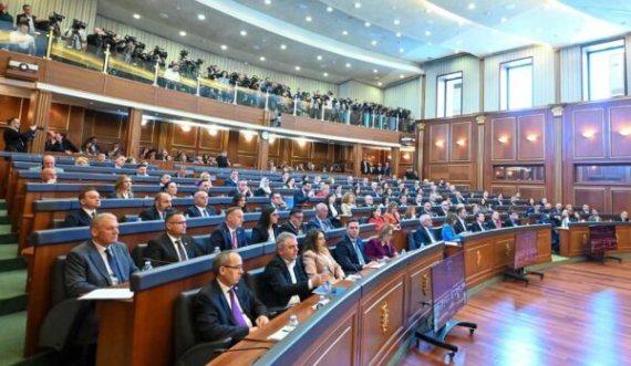 Cakolli: Raporti për mandatet do të miratohej me 51 vota