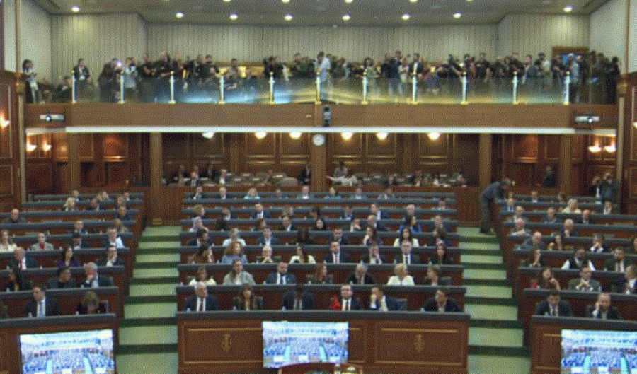 Mulliqi: Spërkatja më flliqësirë e kuvendarëve ?!