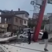 Rrëzohet vinçi te 'Rruga A' në Prishtinë