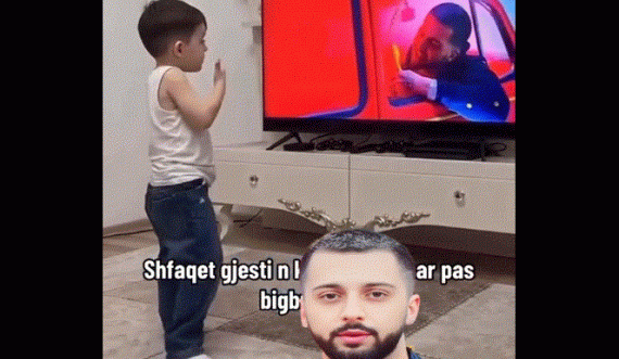 Shikoni sa bukur e imiton ky fëmijë Gjestin, derisa ai këndon