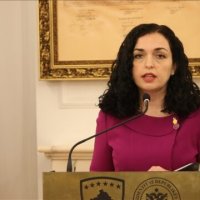 Vjosa Osmani përshëndet marrëveshjen historike Azerbajxhan–Armeni
