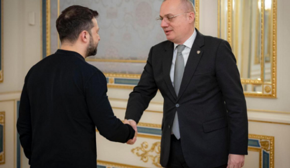 Kryediplomati shqiptar takohet me Zelenskyn në Kiev