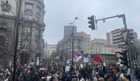 BE-ja, Amerika dhe protestat studentore në Serbi