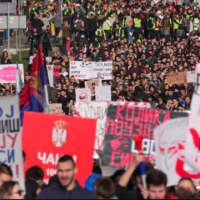 Studentët e universiteteve të Serbisë bllokojnë Beogradin