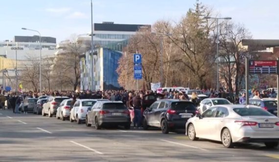 Studentët nga Beogradi nisen në këmbë për Novi Sad