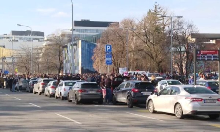 Studentët nga Beogradi nisen në këmbë për Novi Sad