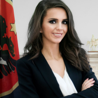 Teuta Rugova ka kurorëzuar me martesë lidhjen e saj