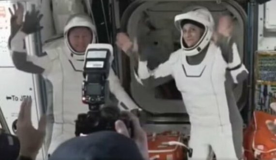 Kthehen në Tokë, dy astronautët e bllokuar në hapësirë