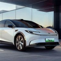 Toyota lanson SUV-in elektrik